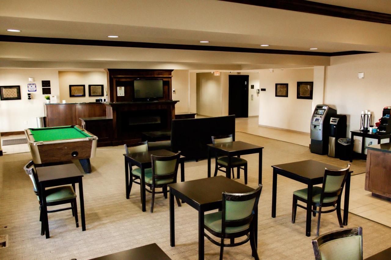 Black Gold Suites Stanley Εξωτερικό φωτογραφία