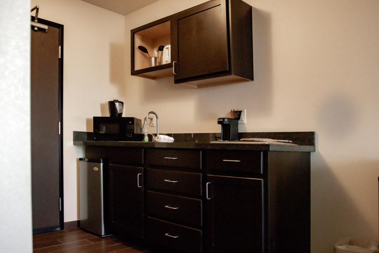 Black Gold Suites Stanley Εξωτερικό φωτογραφία